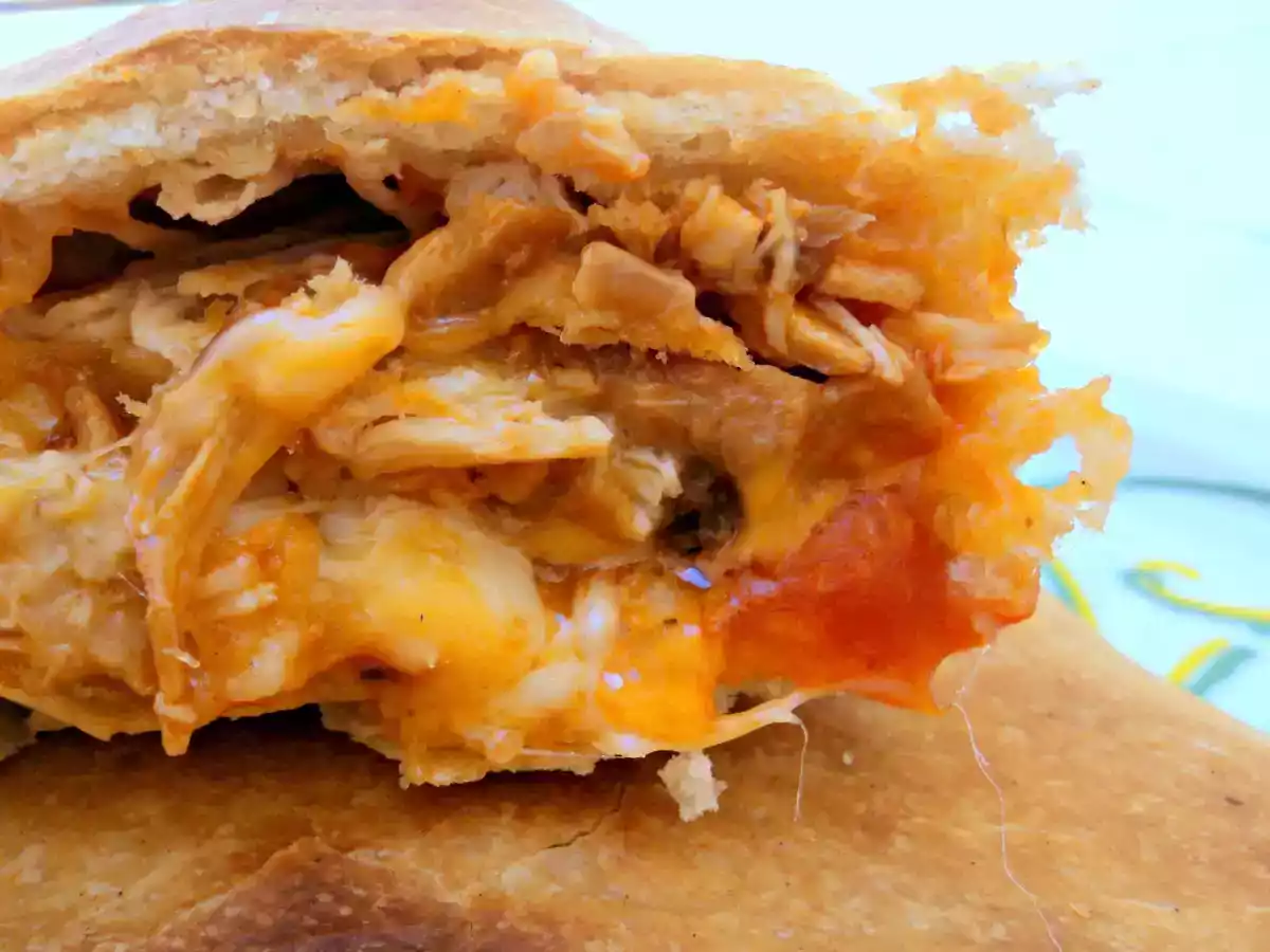Pizza calzone de pollo