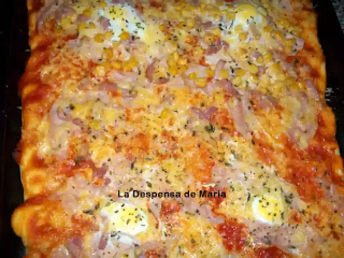 PIZZA CON HUEVOS DE CODORNIZ
