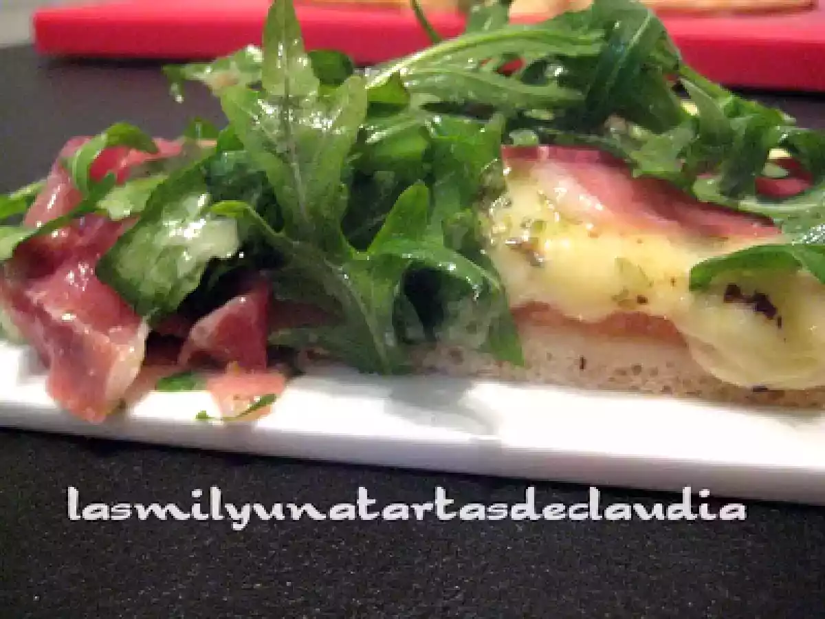 Pizza con masa madre de jamón y rúcula - foto 4