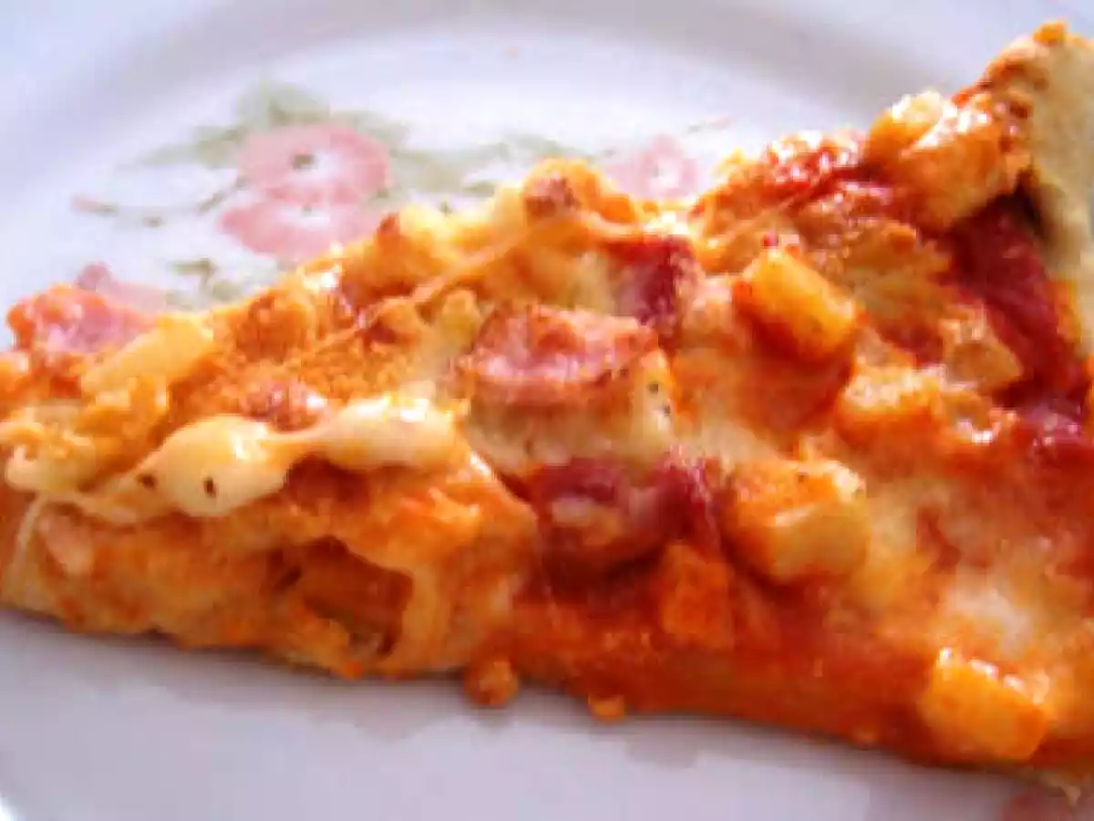 Pizza con Patatas y Bacón