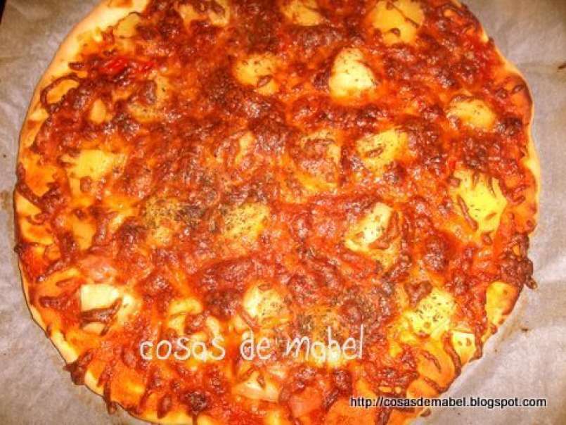 pizza con piña y salsa barbacoa, foto 1