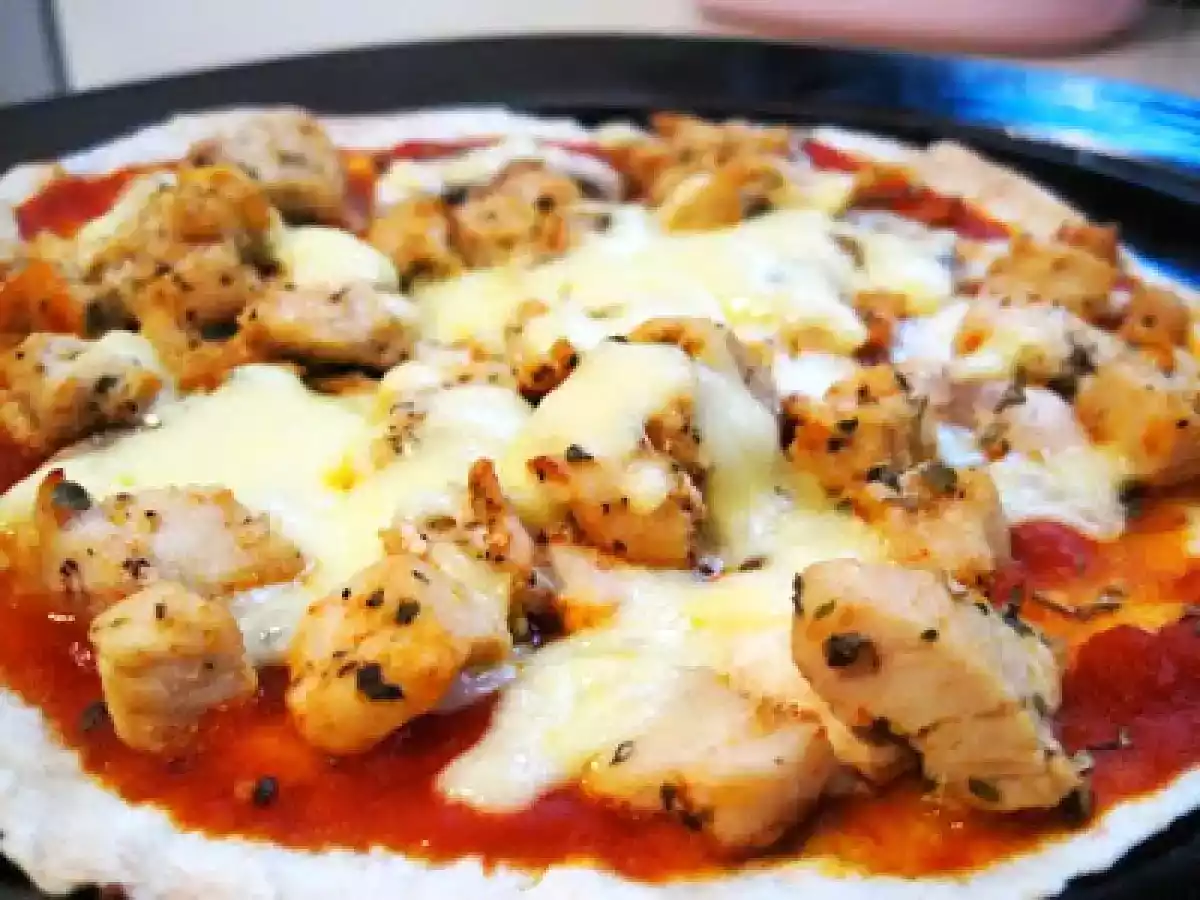 Pizza de 400 calorias con ensalada