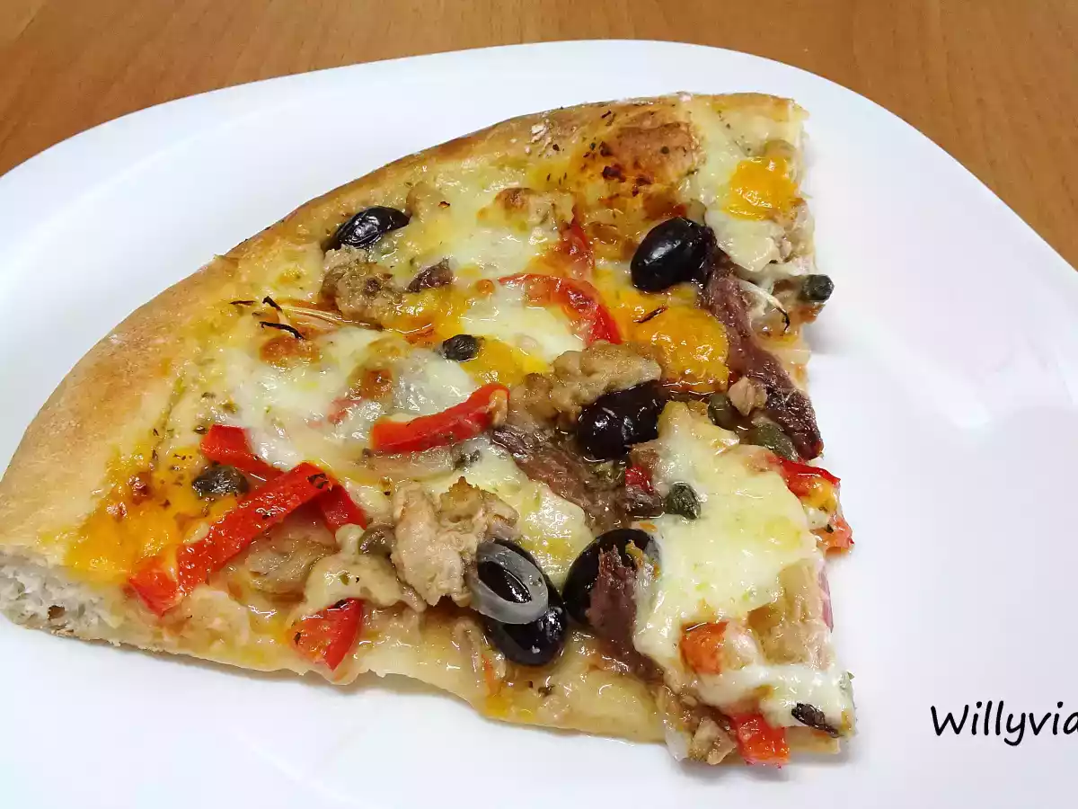 Pizza de atún y anchoas con elaboración de masa