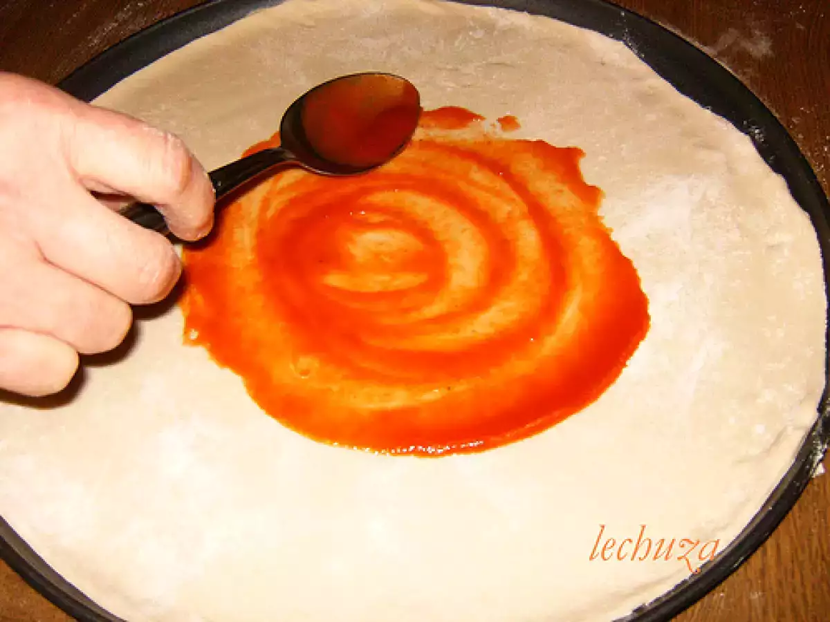 Pizza de bacon y champiñones - foto 5