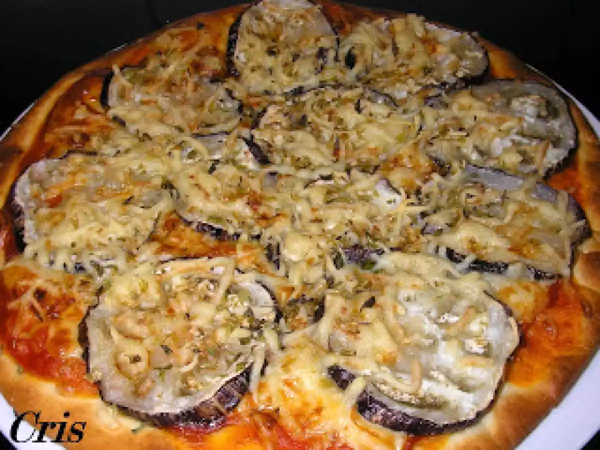 Pizza de berenjena con tomate