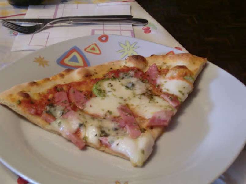 Pizza de calabacín y mortadela - foto 2