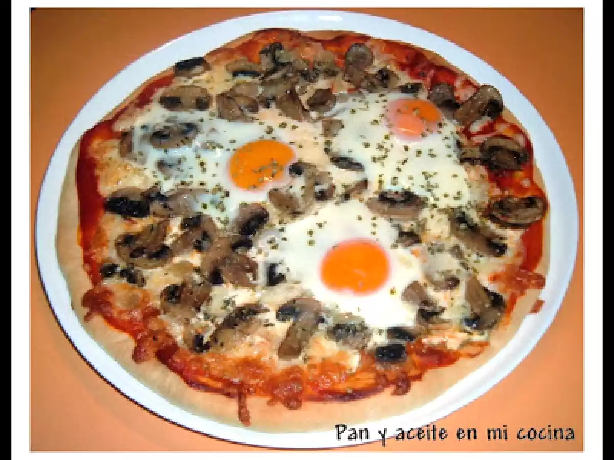 PIZZA DE CHAMPIÑONES AL AJILLO