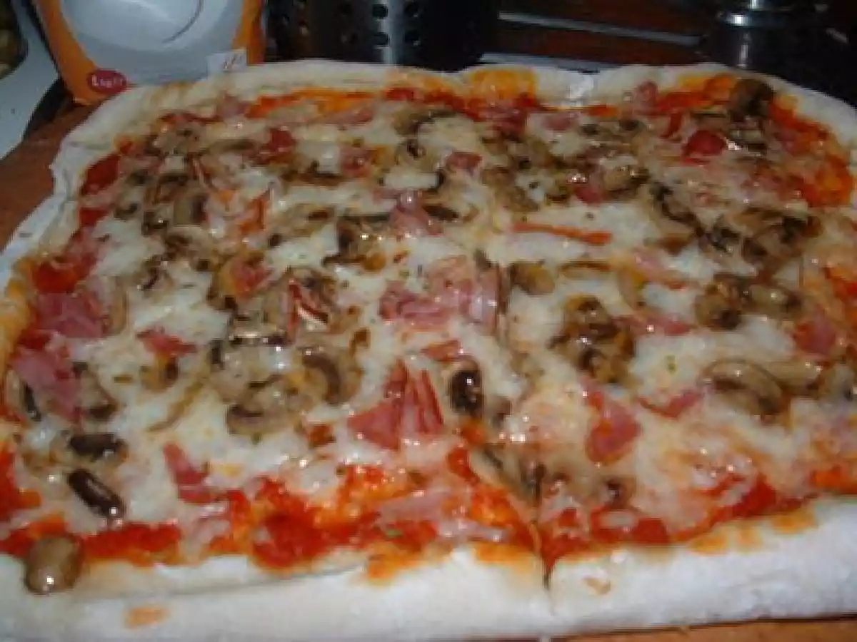 PIZZA DE CHAMPIÑONES CON BACON - foto 2