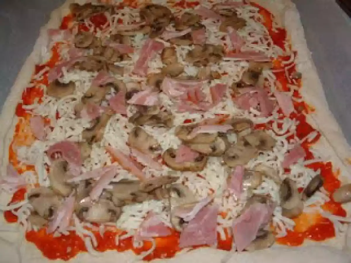 PIZZA DE CHAMPIÑONES CON BACON - foto 3