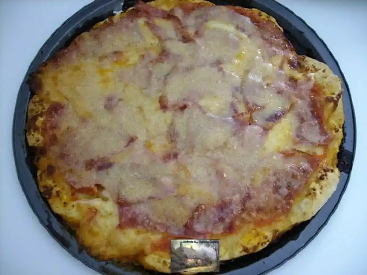 Pizza de jamón york y queso