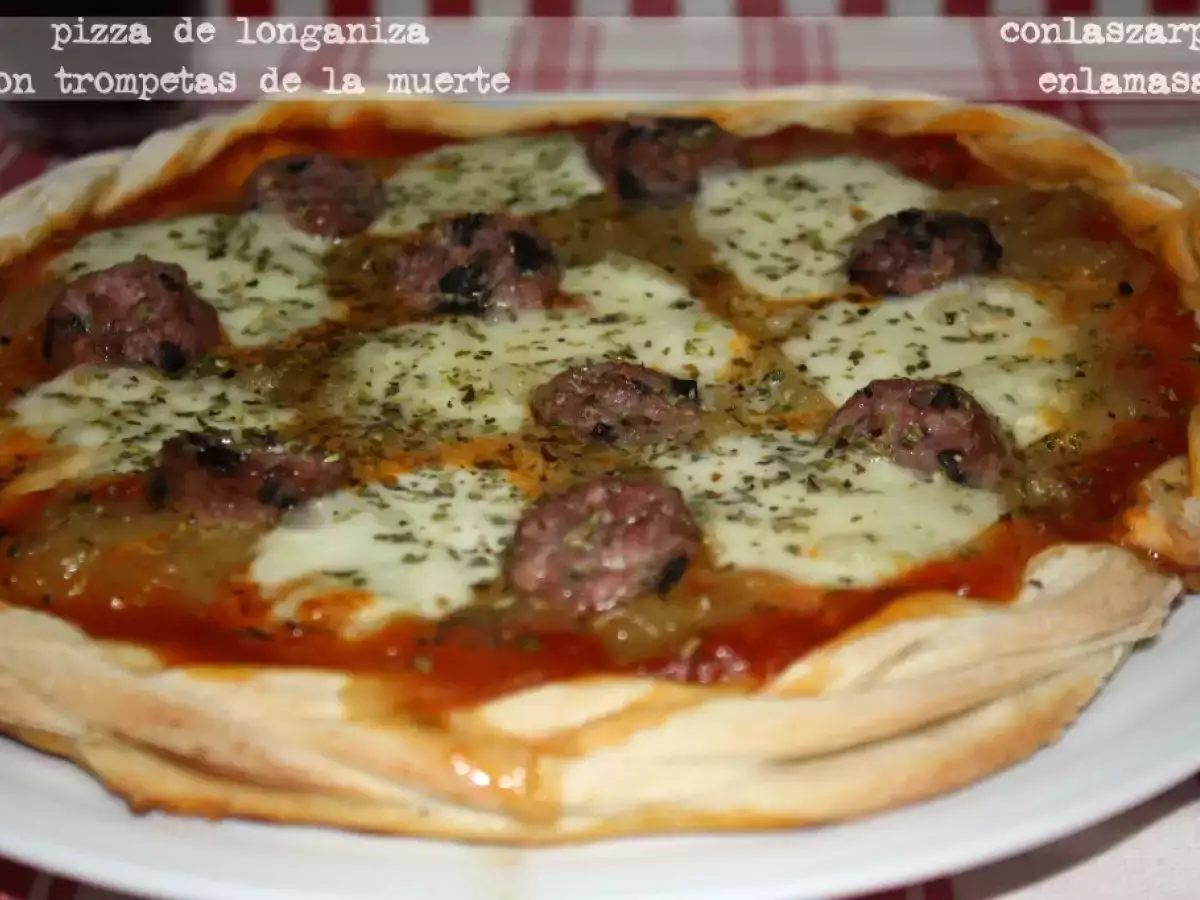 Pizza de longaniza con trompetas de la muerte - foto 2