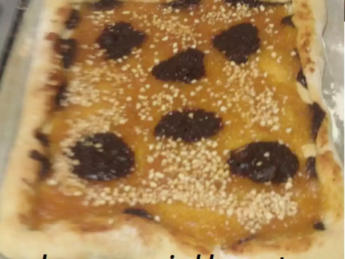 Pizza de mermelada y chocolate