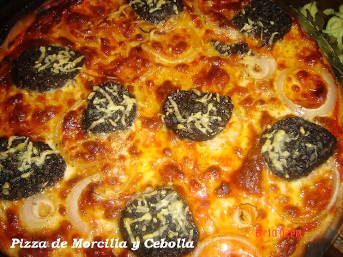 PIZZA DE MORCILLA Y CEBOLLA