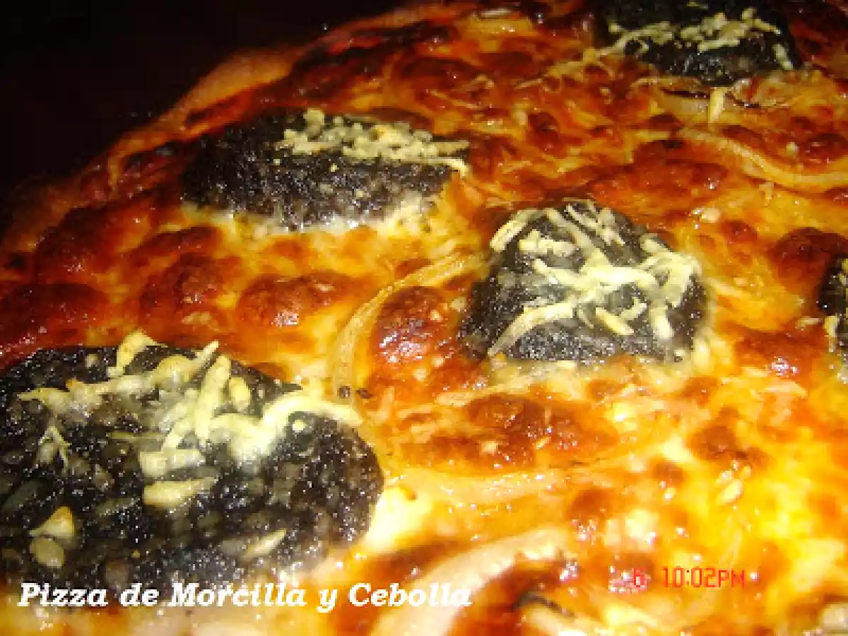 PIZZA DE MORCILLA Y CEBOLLA - foto 4