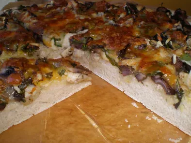Pizza de pollo, setas, pasta de jengibre y ajo - foto 2