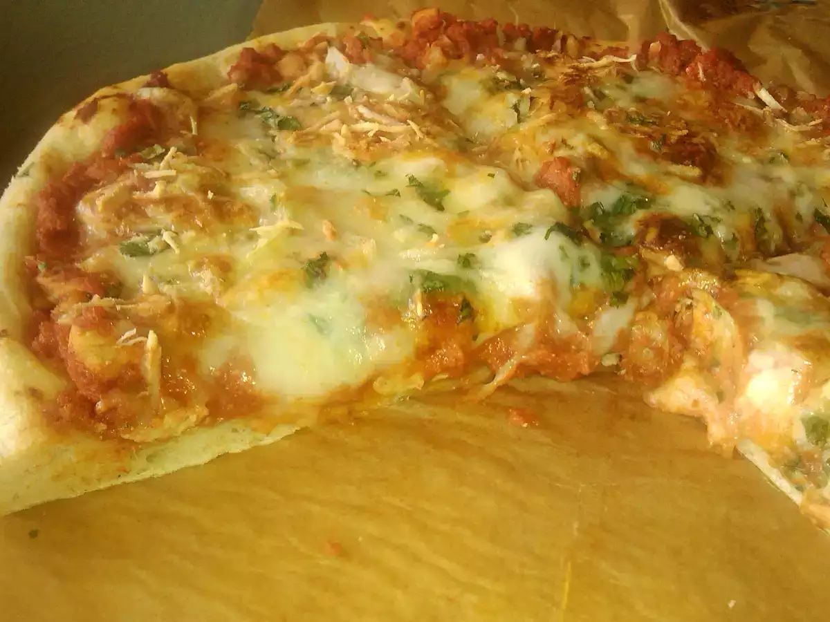 Pizza de pollo tikka