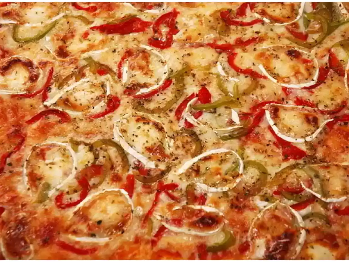 Pizza de rulo de cabra y miel