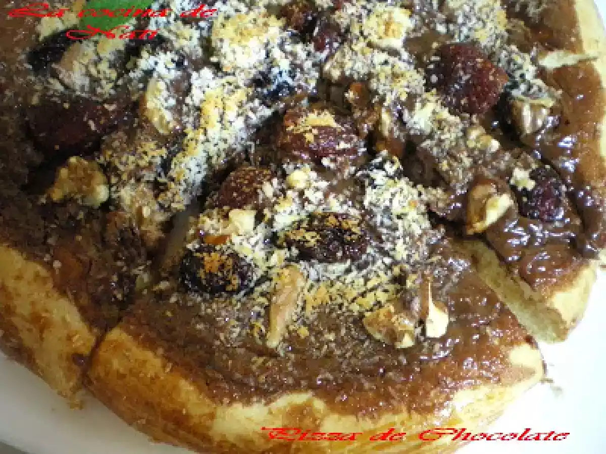 PIZZA DULCE DE CHOCOLATE Y FRUTOS SECOS. - foto 2