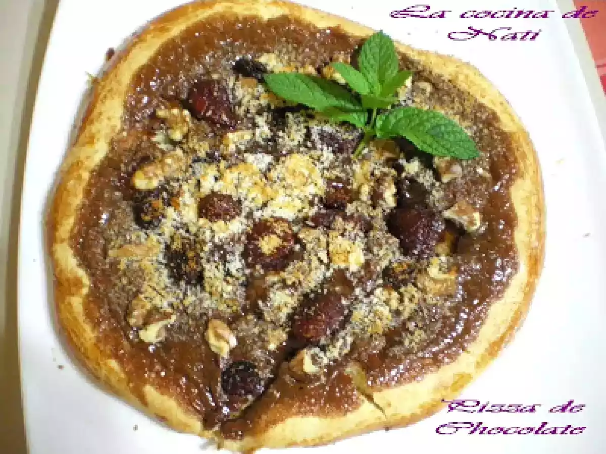 PIZZA DULCE DE CHOCOLATE Y FRUTOS SECOS. - foto 3