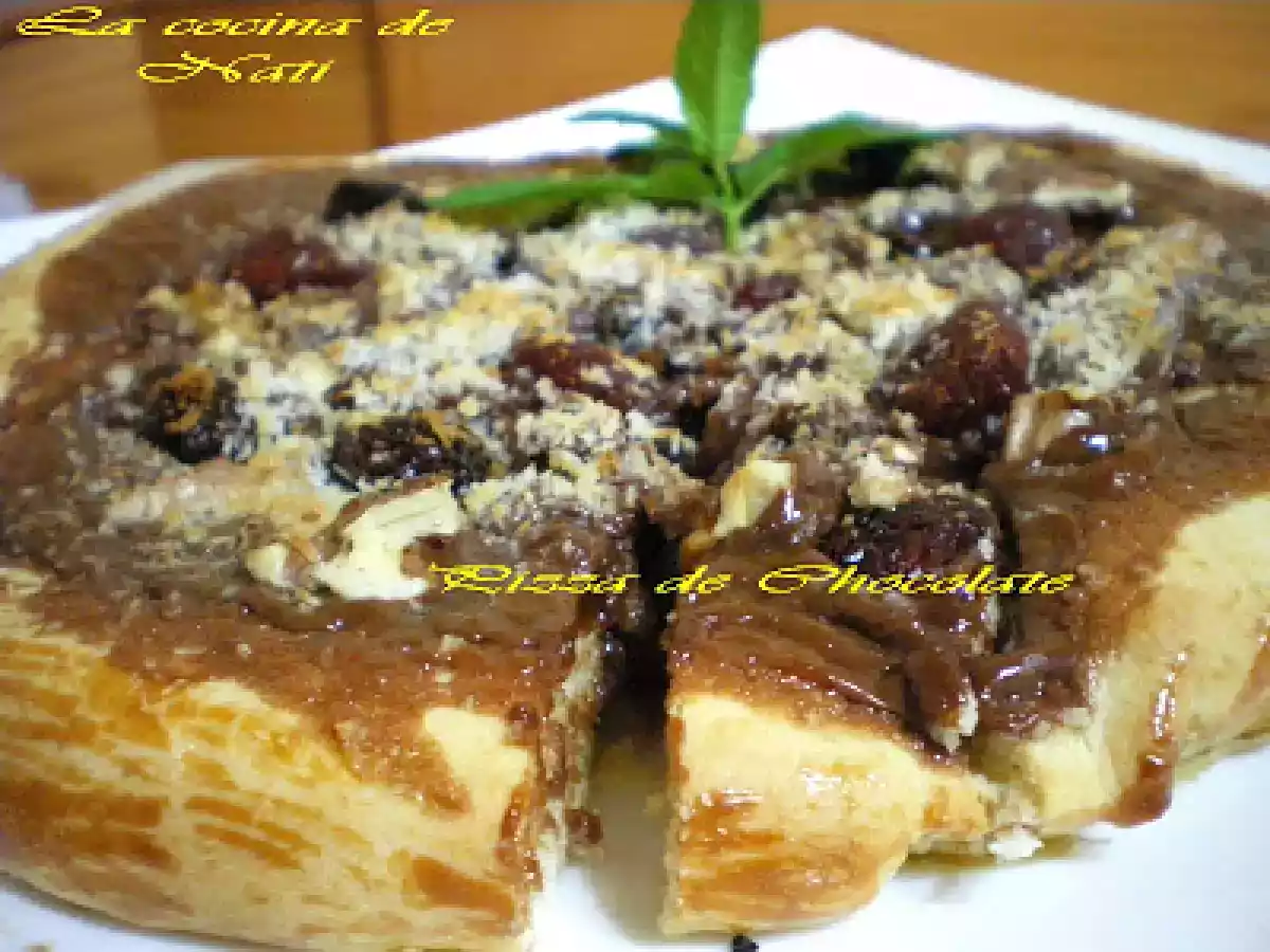 PIZZA DULCE DE CHOCOLATE Y FRUTOS SECOS. - foto 4