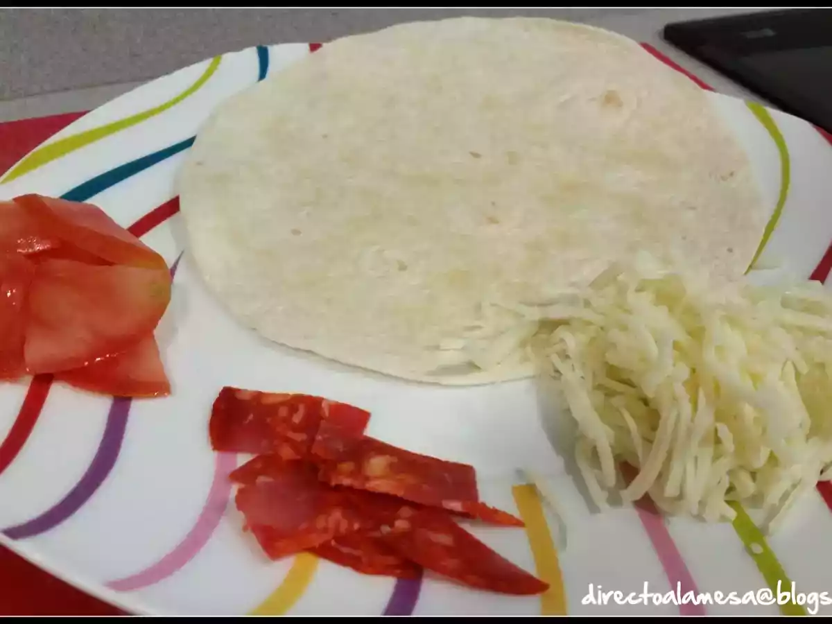 Pizza en sartén con tortillas de trigo - foto 2