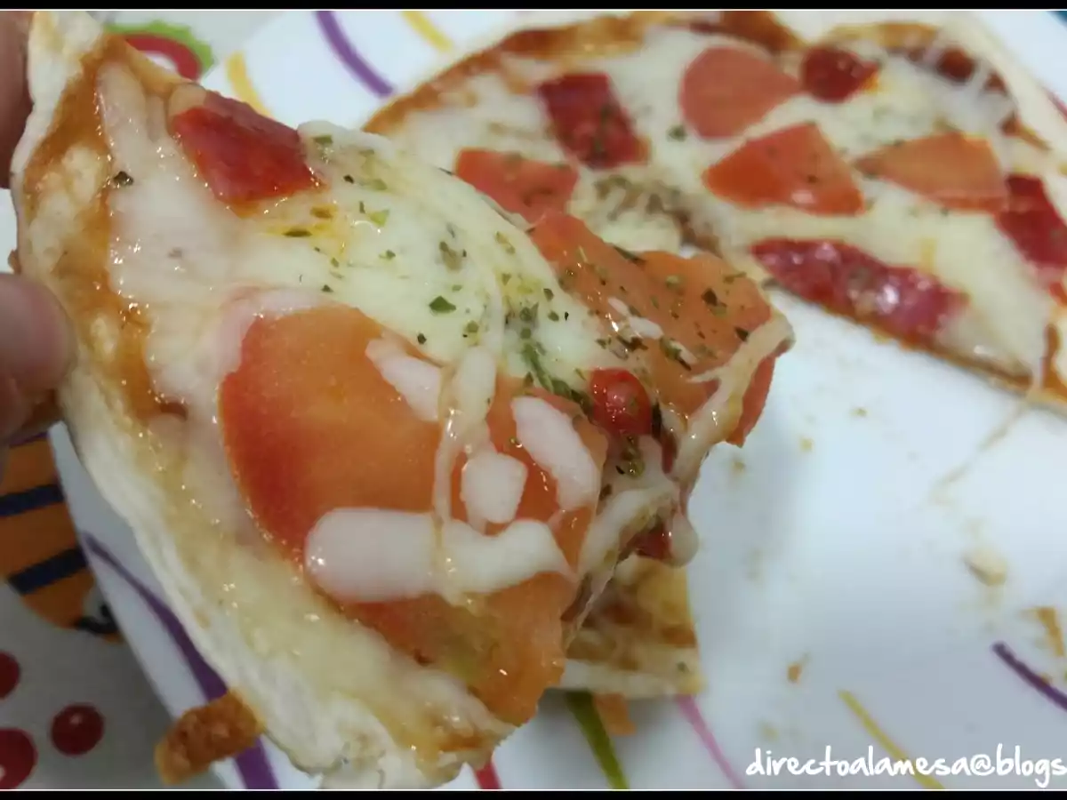 Pizza en sartén con tortillas de trigo - foto 3