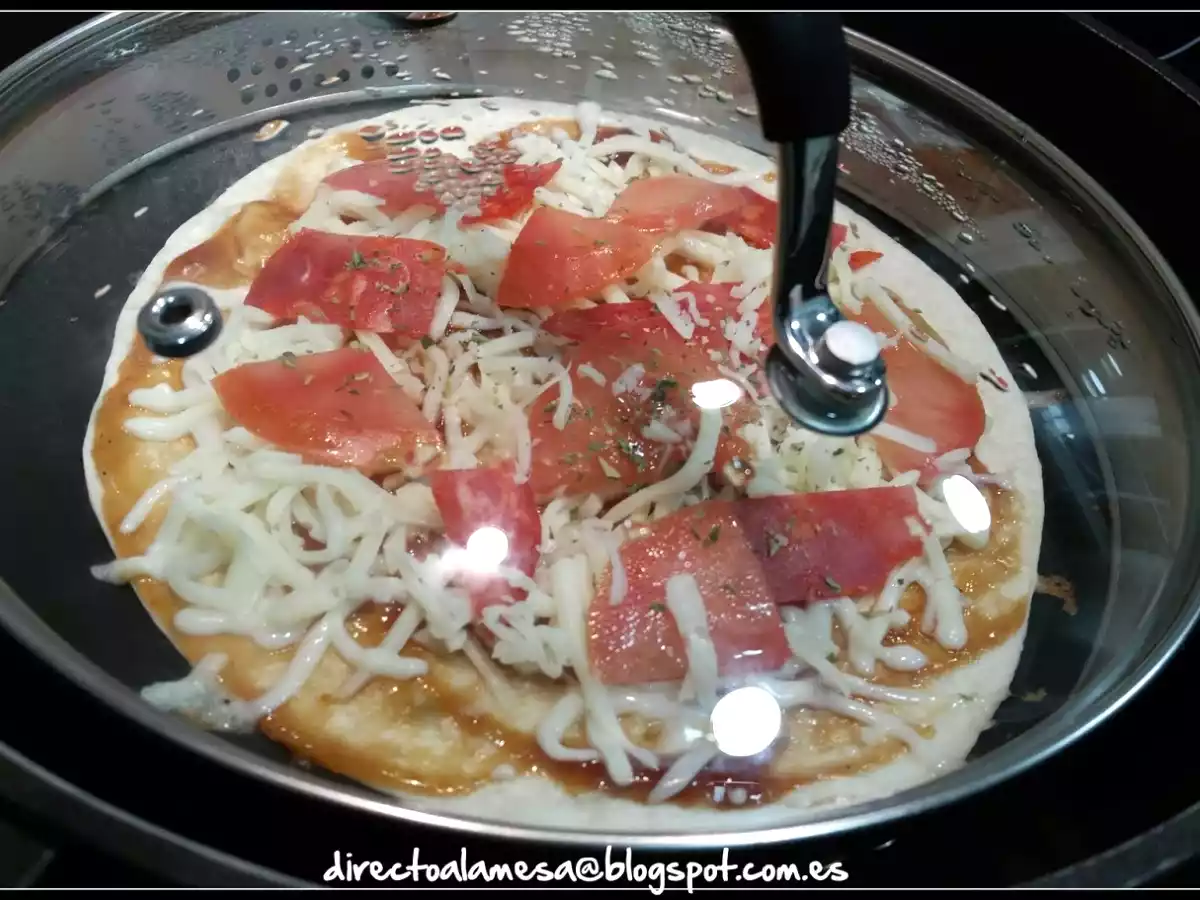 Pizza en sartén con tortillas de trigo - foto 5