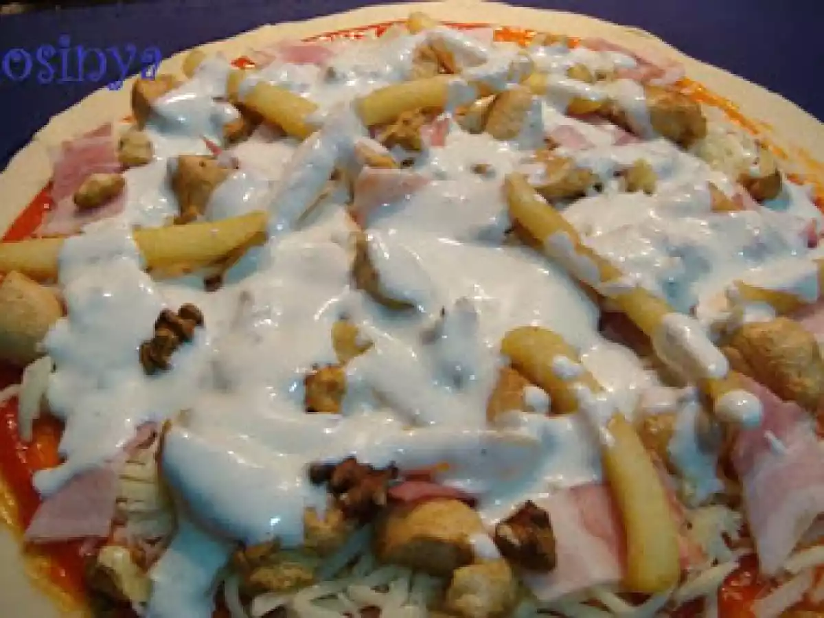 PIZZA POLERA CON PAPAFRITAS Y SALSA ROQUEFORT - foto 3