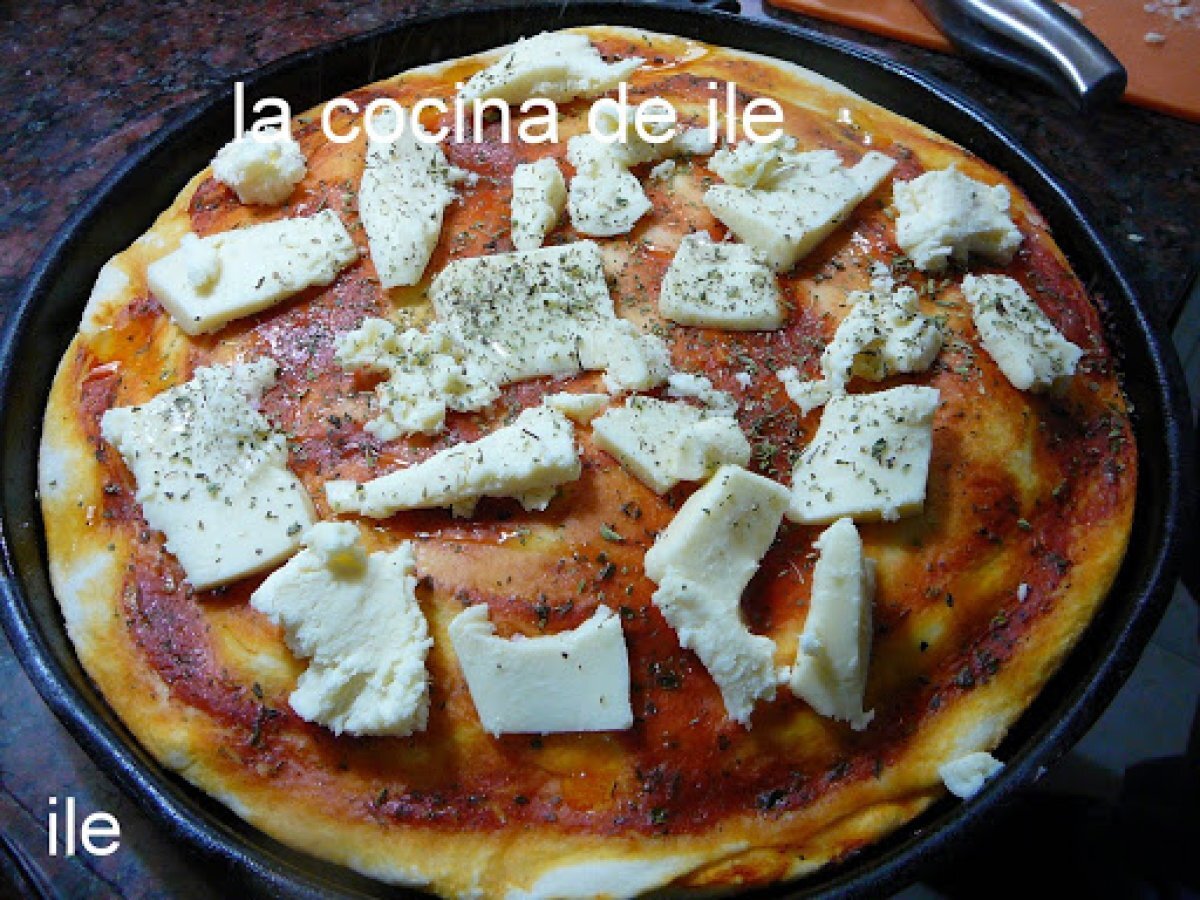 Receta de pizza rellena fácil y deliciosa