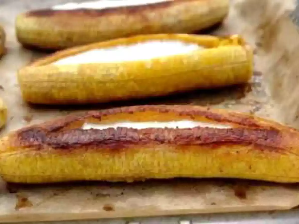 Plátanos al horno rellenos