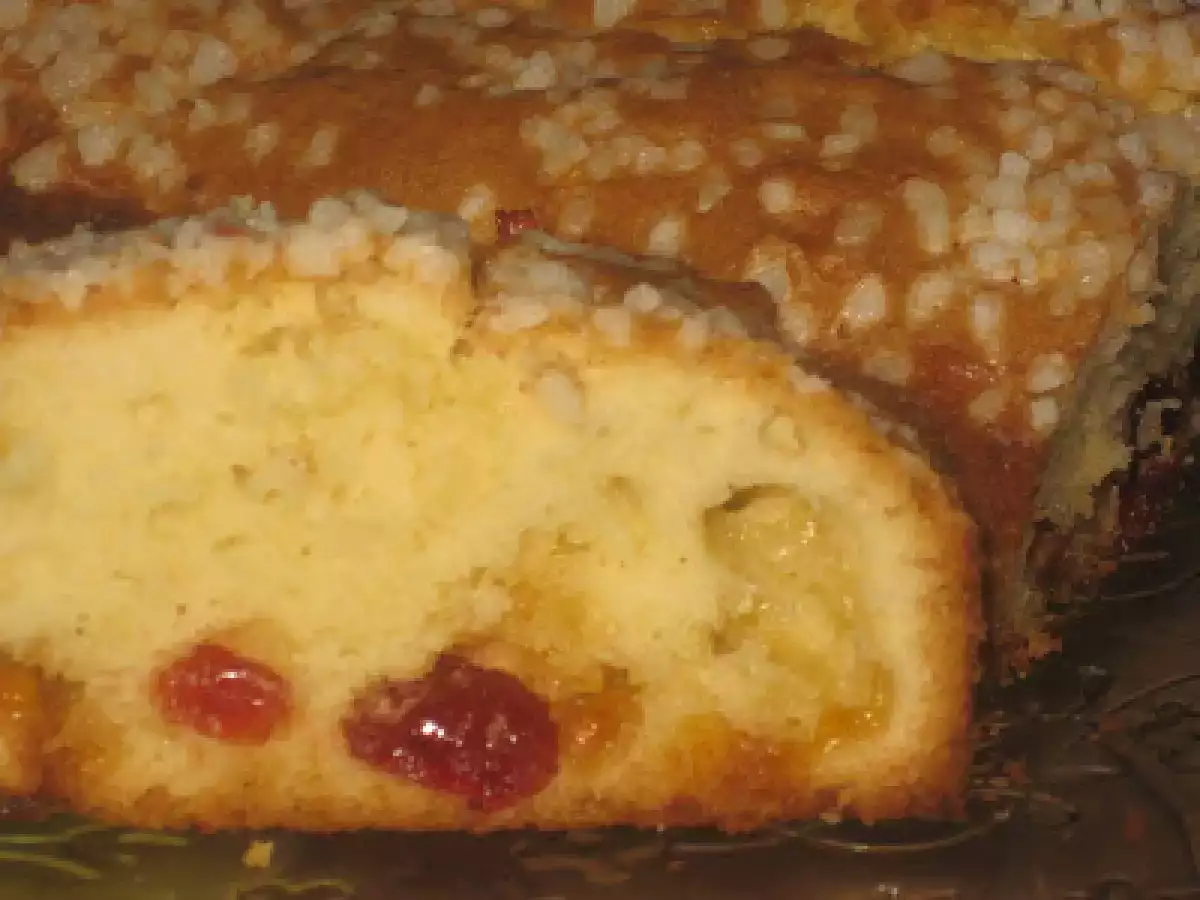 Plum cake de cerezas y chocolate blanco