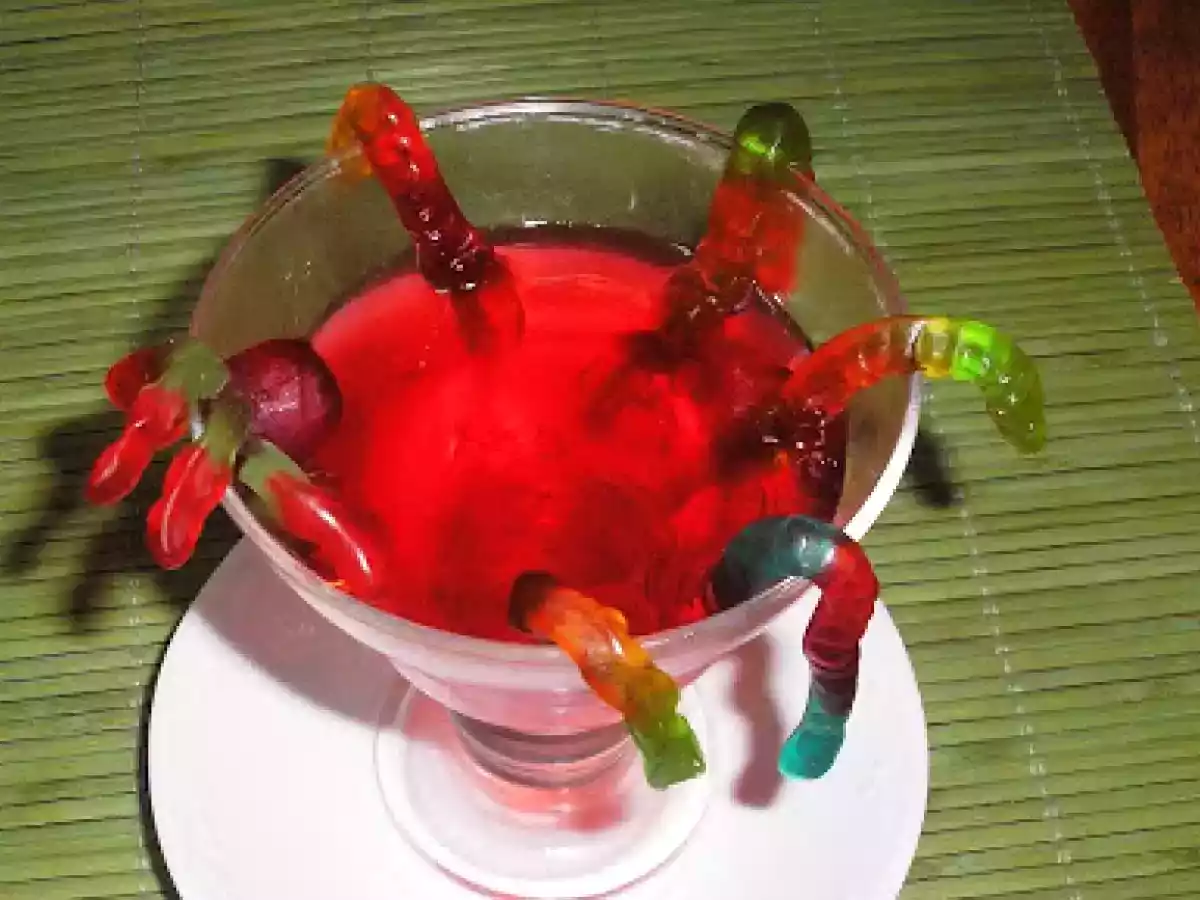 PÓCIMA MÁGICA DE SAPOS Y CULEBRAS DE LA CIÉNAGA. - foto 2