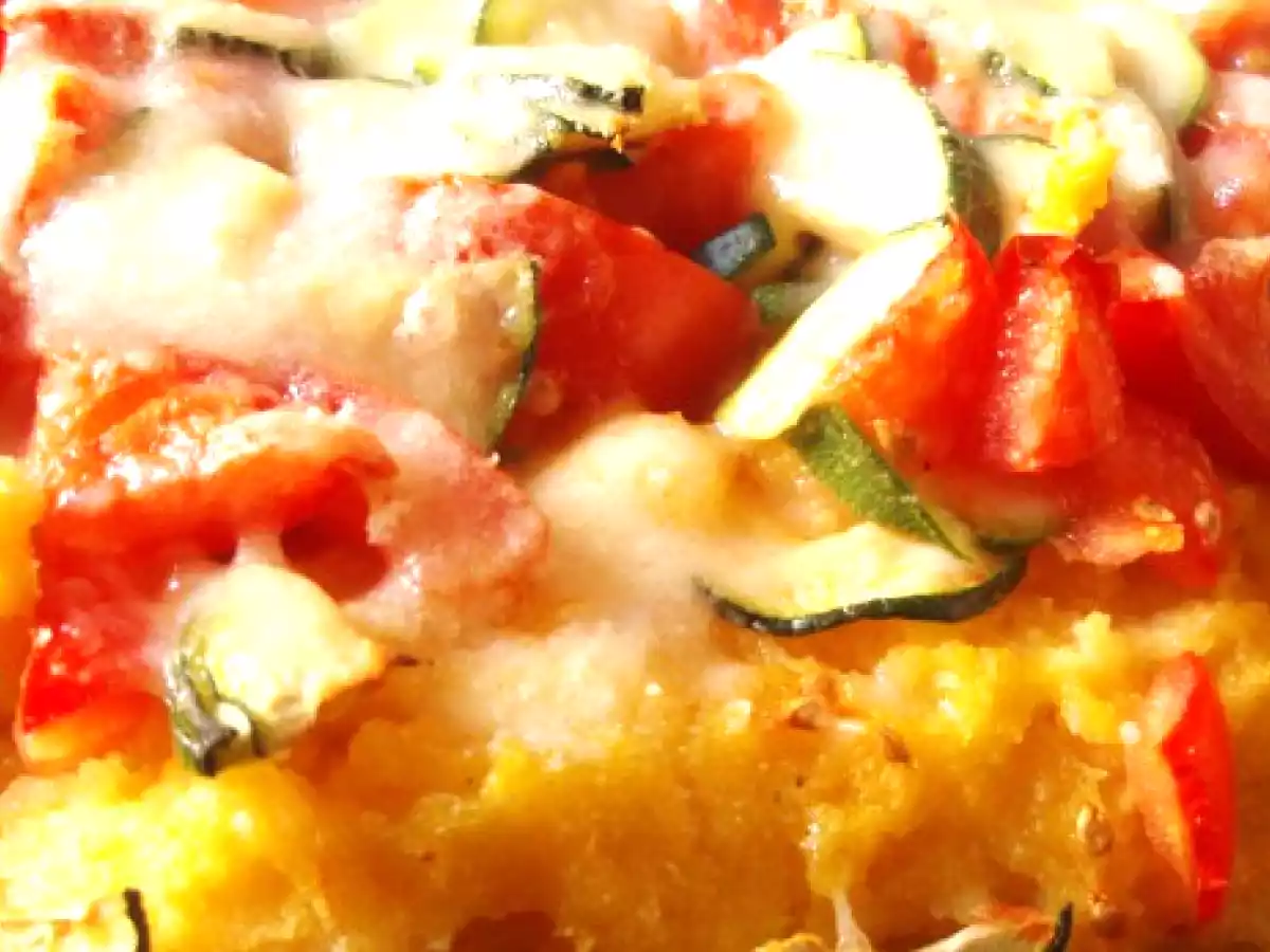 Polenta amb carbassó i tomàquet / Polenta con calabacín y tomate