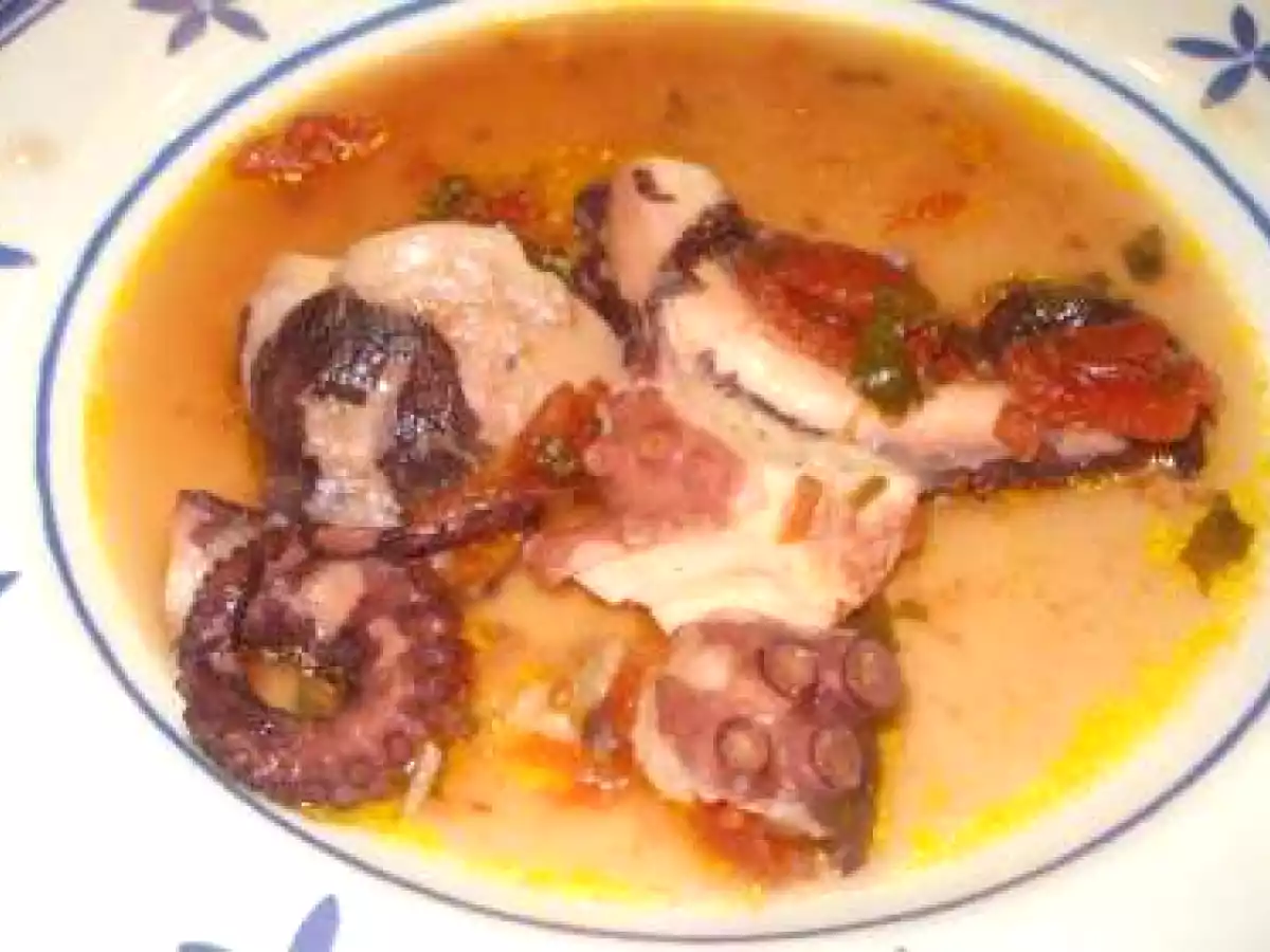 Polipo affogato (Pulpo ahogado en su salsa) - foto 2