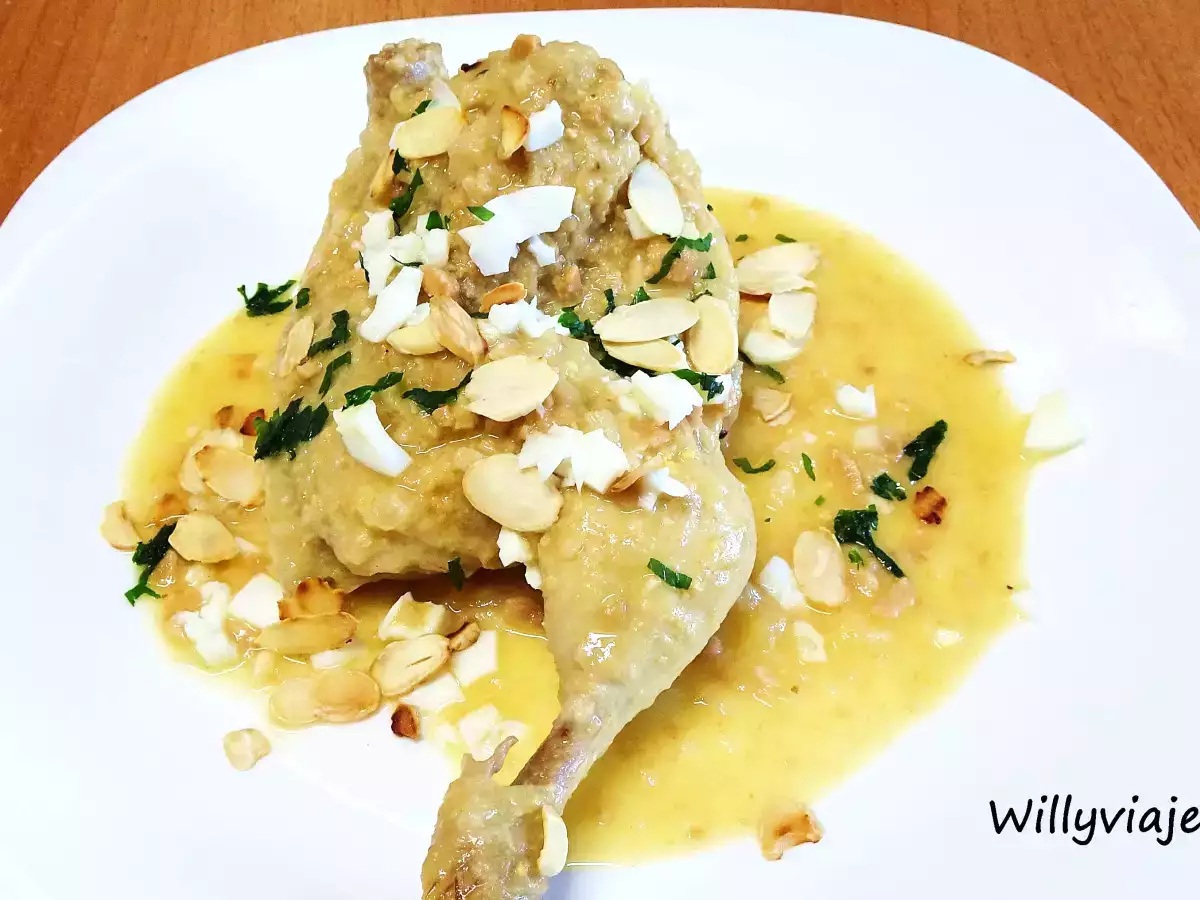 Pollito picantón en pepitoria - foto 2