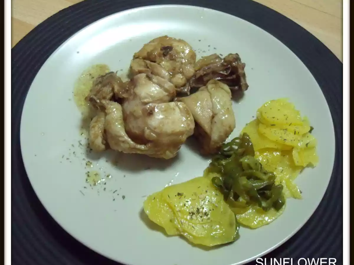 Pollo a la coca cola con patatas a lo pobre en microondas
