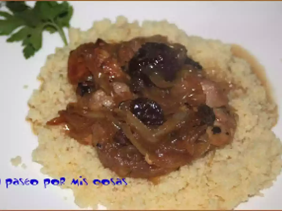 POLLO A LA MIEL CON PASAS Y CUSCÚS - foto 2