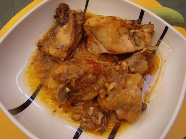 Pollo al ajillo