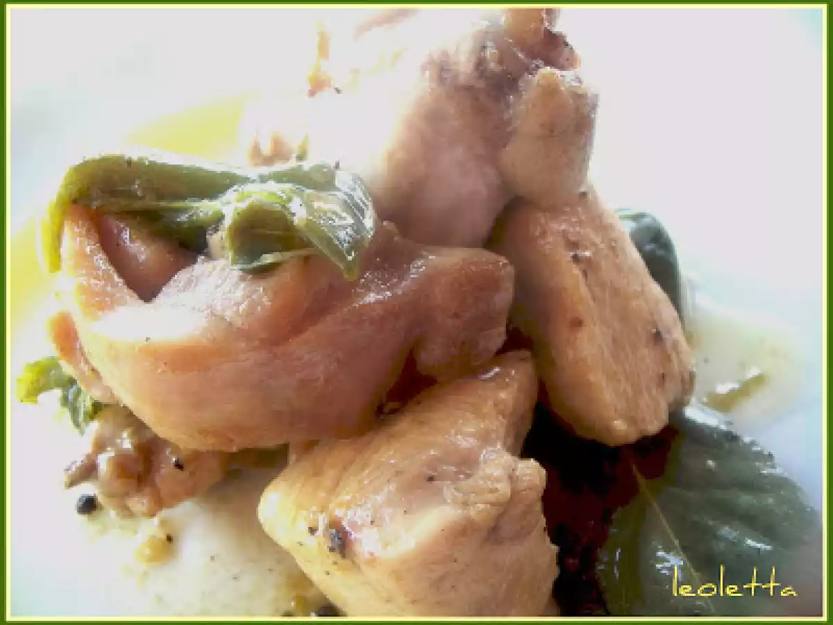 POLLO AL AJILLO CON PIMIENTOS - foto 2