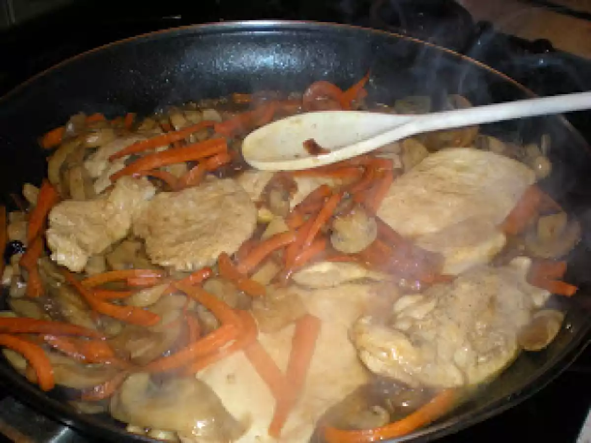 Pollo al brandy con zanahorias y champiñones - foto 5