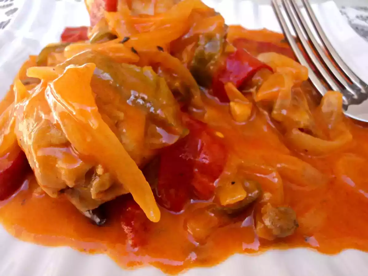 Pollo al chilindrón con verduras