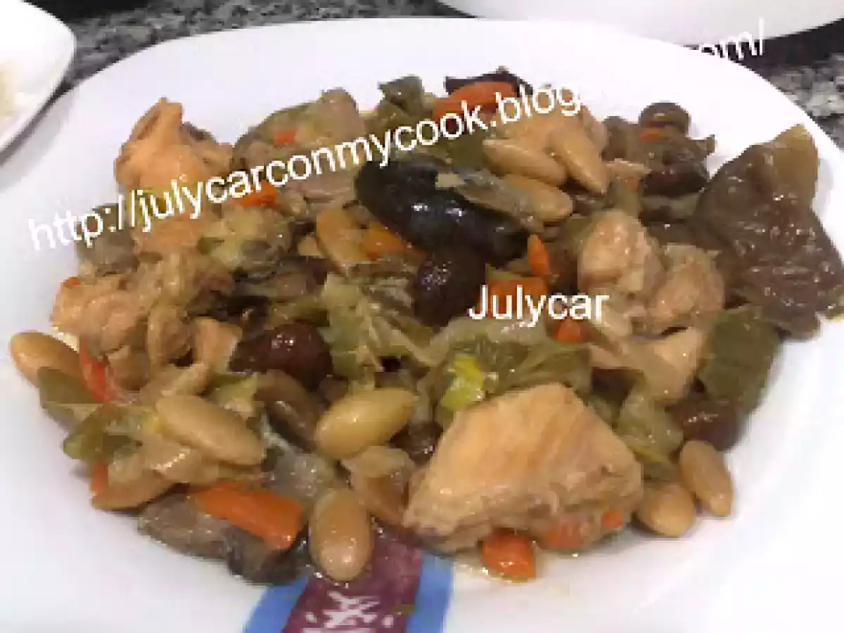 Pollo con almendras, setas y soja