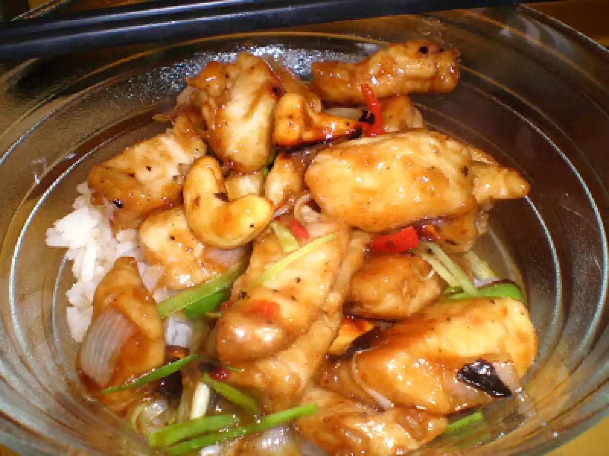 Pollo con anacardos estilo tailandes