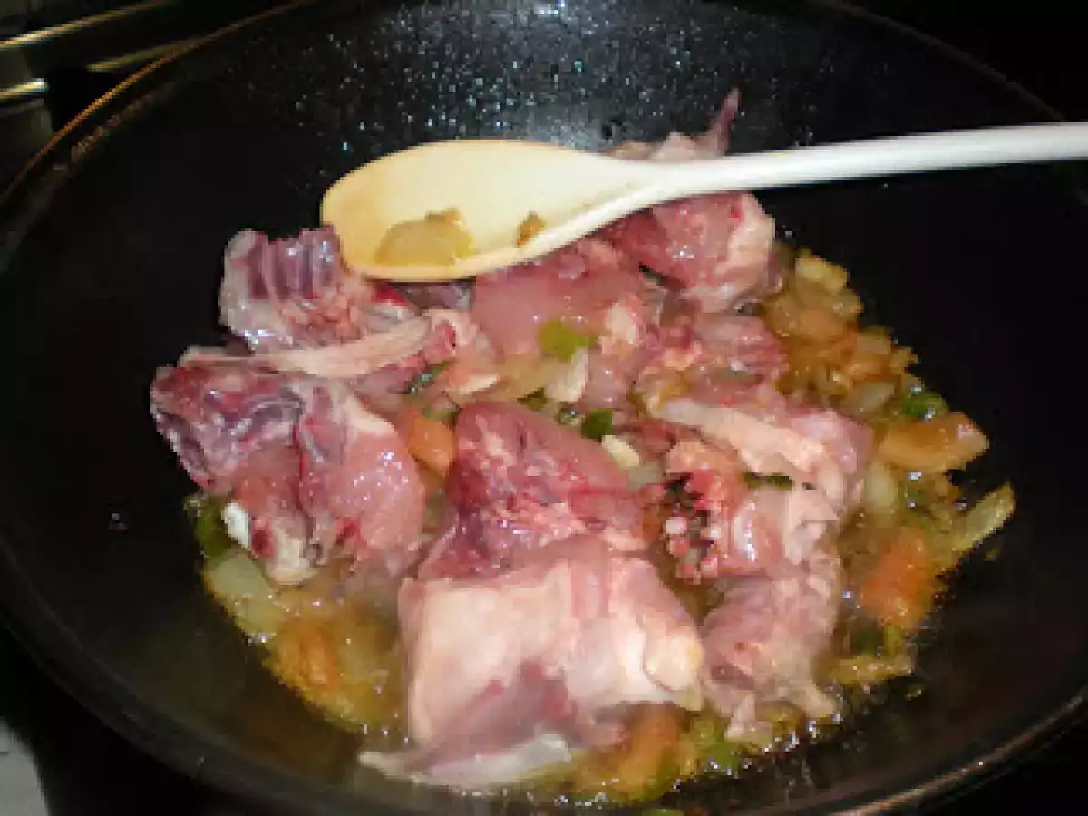 Pollo con arroz caldoso al vino tinto - foto 4