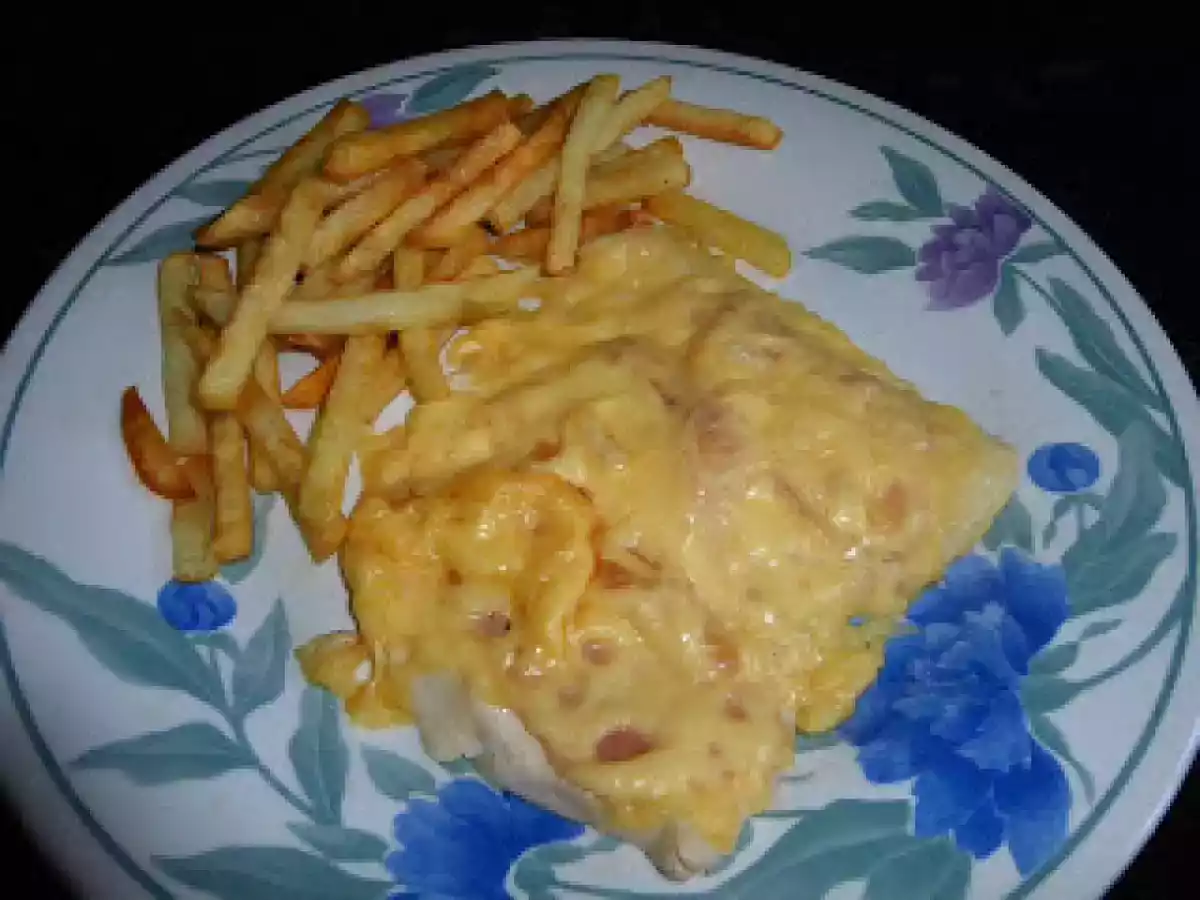 Pollo con bacon y queso al horno.