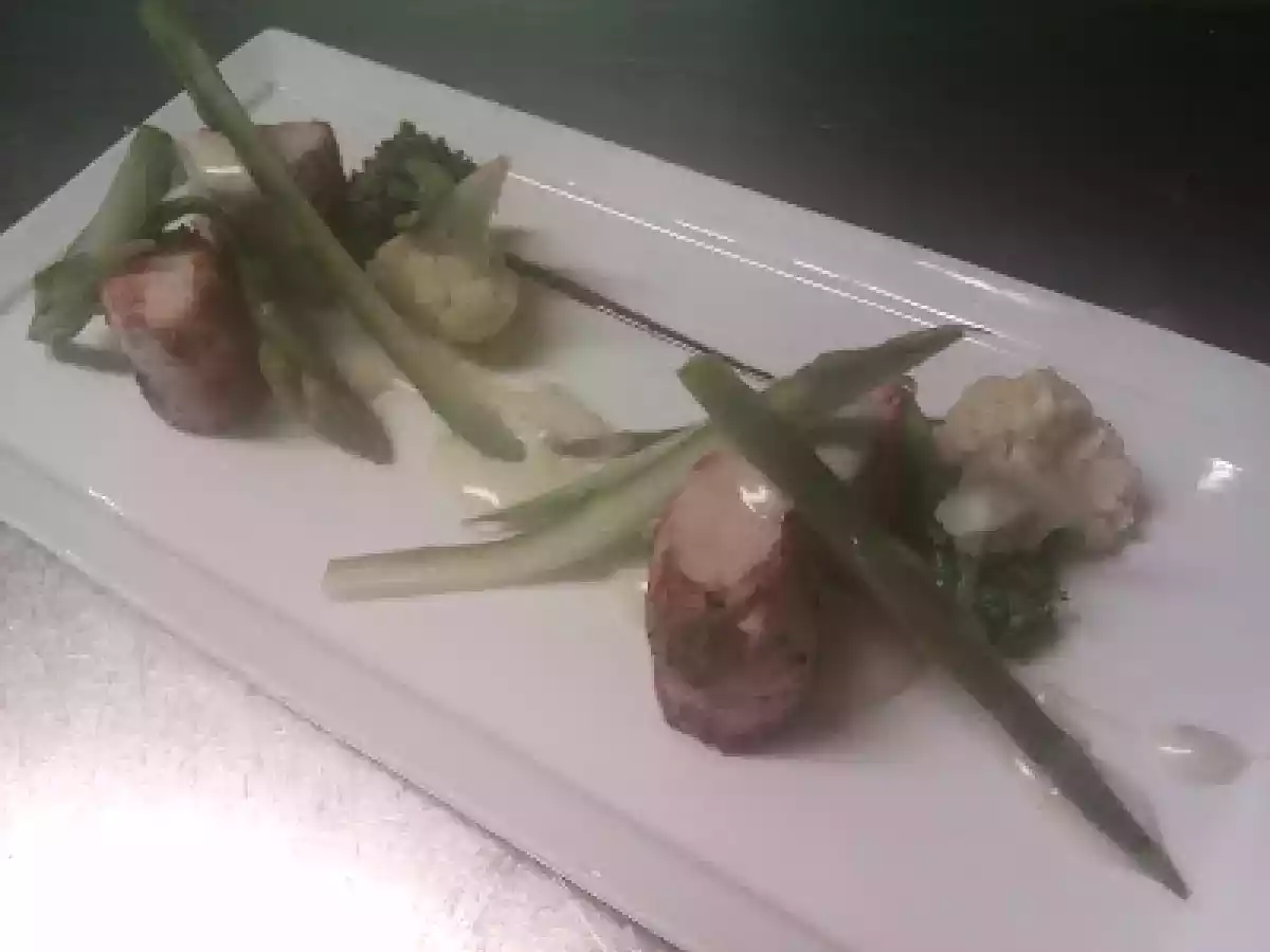 Pollo con bacon y salsa de gorgonzola