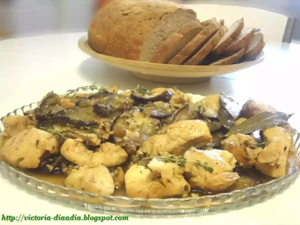 Pollo con berenjena aromatizada
