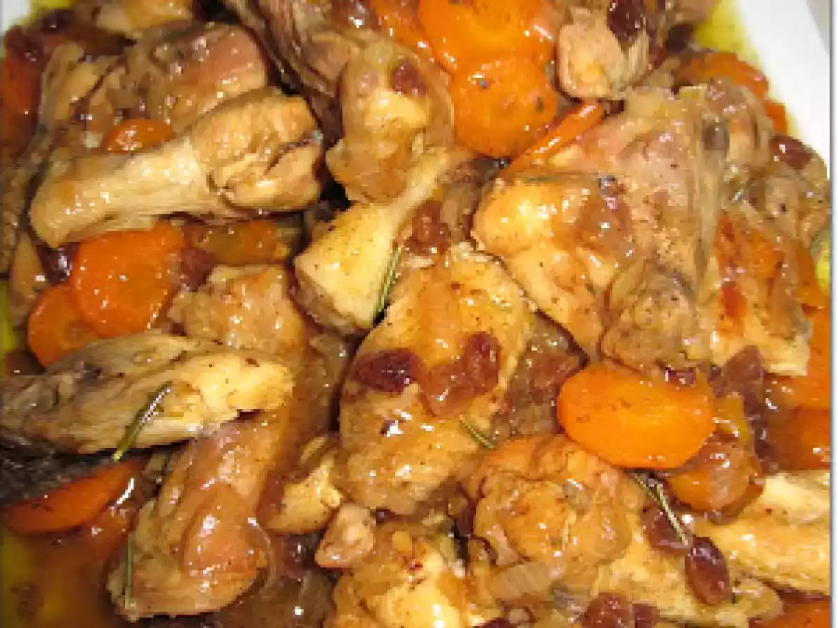 Pollo con cerveza y pasas