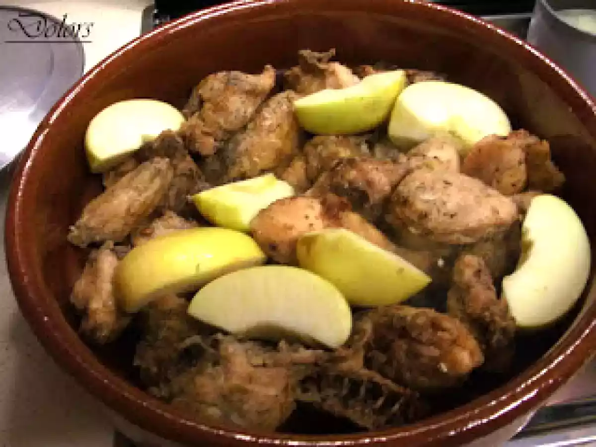 Pollo con manzanas golden
