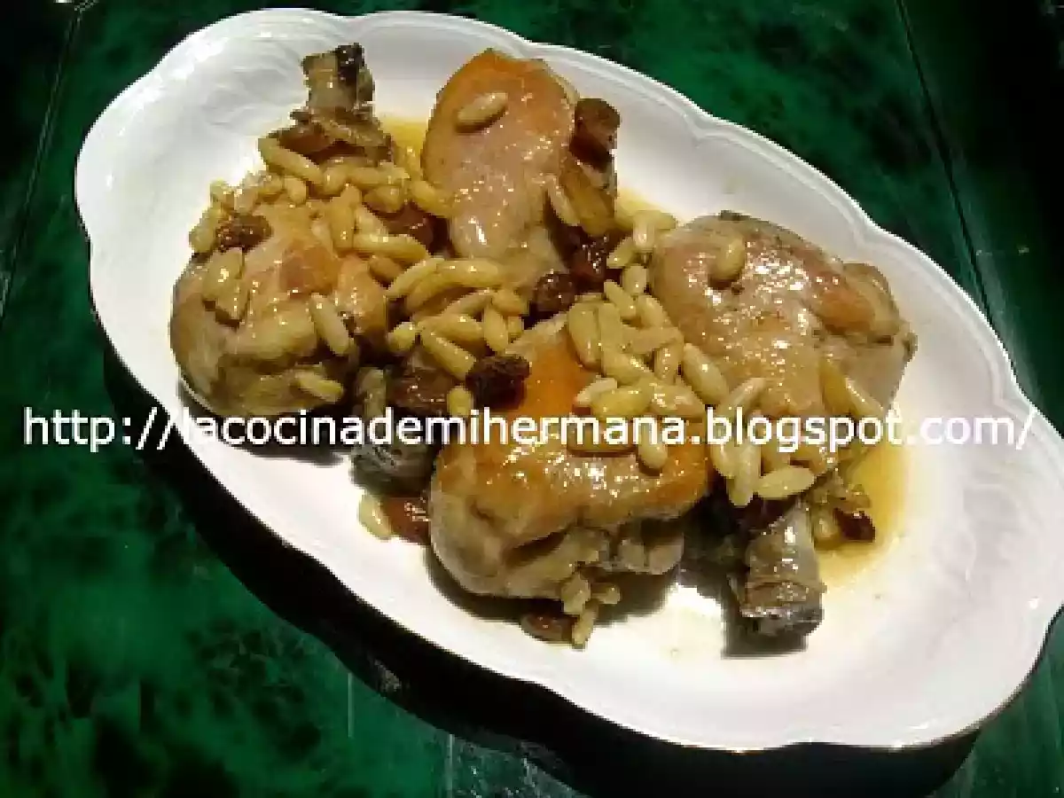 POLLO CON PIÑONES